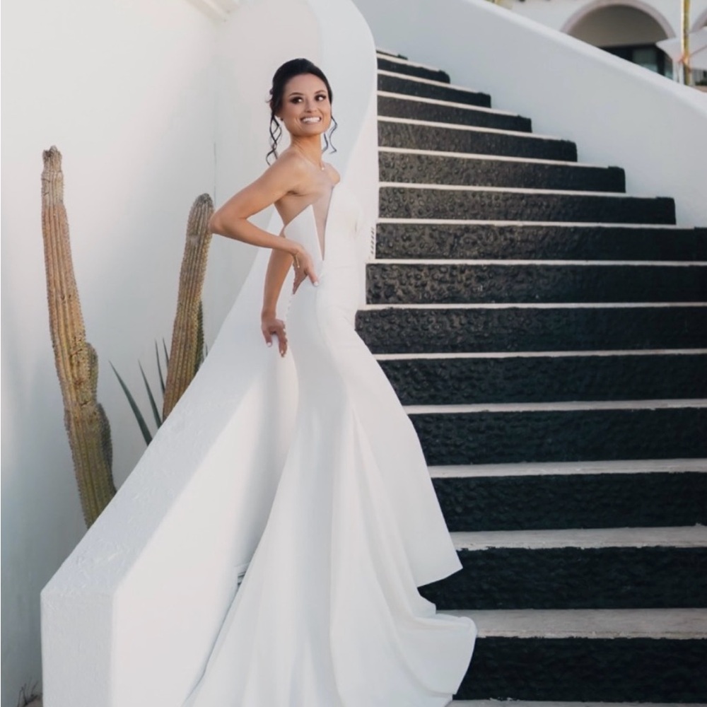 Elegant White Wedding Dress